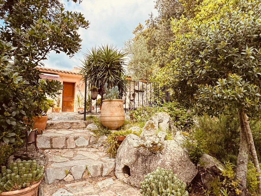 PORTO-VECCHIO EXCLUSIVITÉ Propriété avec deux villas indépendantes 10