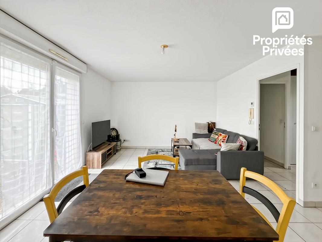 SAINT-ANDRE-DE-CUBZAC Appartement T3 centre Saint-André-de-Cubzac, aucun travaux , 2 places de parking 1