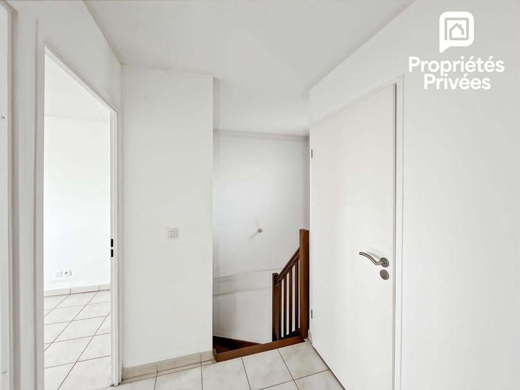 SAINT-ANDRE-DE-CUBZAC Appartement T3 centre Saint-André-de-Cubzac, aucun travaux , 2 places de parking 8