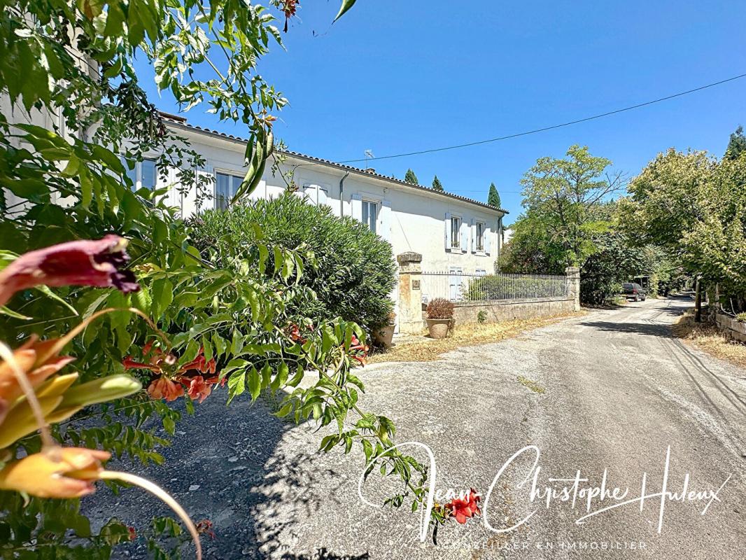 NIMES Maison familiale 18 pièce(s) 418 m2 17