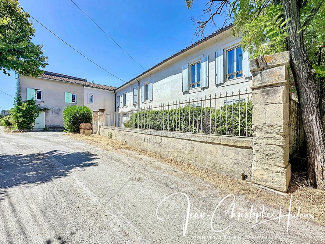 NIMES Maison familiale 18 pièce(s) 418 m2 18