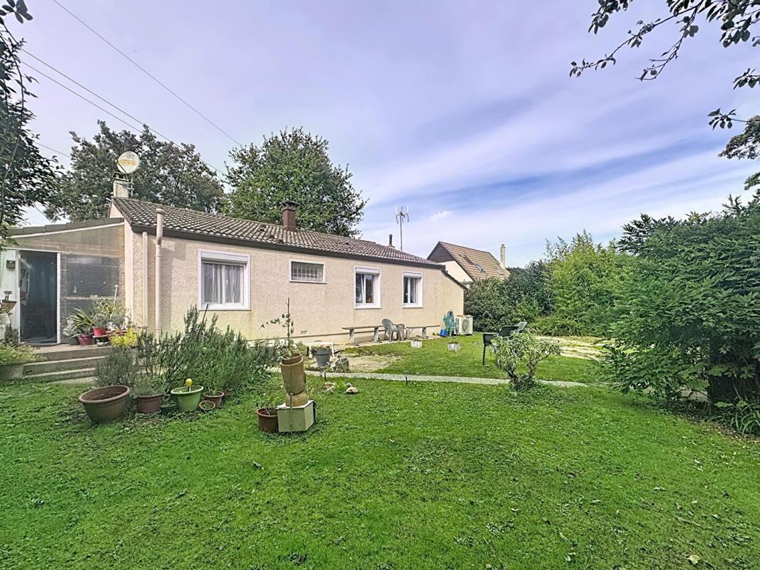 CHAMARANDE Coup de coeur garanti !  Maison familiale sans vis-à-vis sur grand terrain arboré ! 3