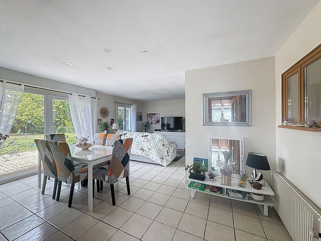 CHAMARANDE Coup de coeur garanti !  Maison familiale sans vis-à-vis sur grand terrain arboré ! 5