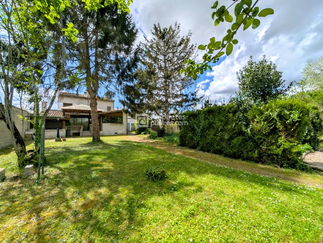 SAINT-LAURENT-DE-COGNAC Maison Saint Laurent De Cognac 140.07 m2 CRIT450085 1