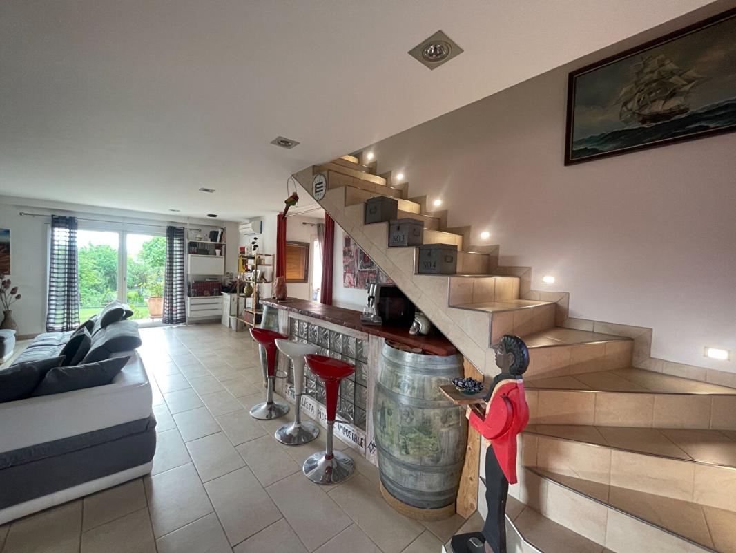 SAINT-CLEMENT Villa contemporaine Saint Clement 5 pièce(s) 150 m2 garage sue terrain 816 m2 5