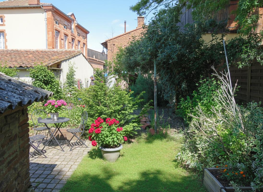 NAILLOUX Nailloux centre  Maison Lumineuse 169 m²  4 ch  Vue Pyrénées   Jardin  et Double accès 1