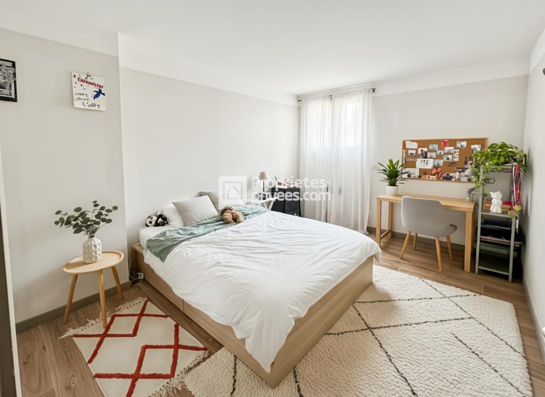 BORDEAUX Bordeaux  Appartement  de 65 m2 avec 2 Chambres et TERRASSE 3