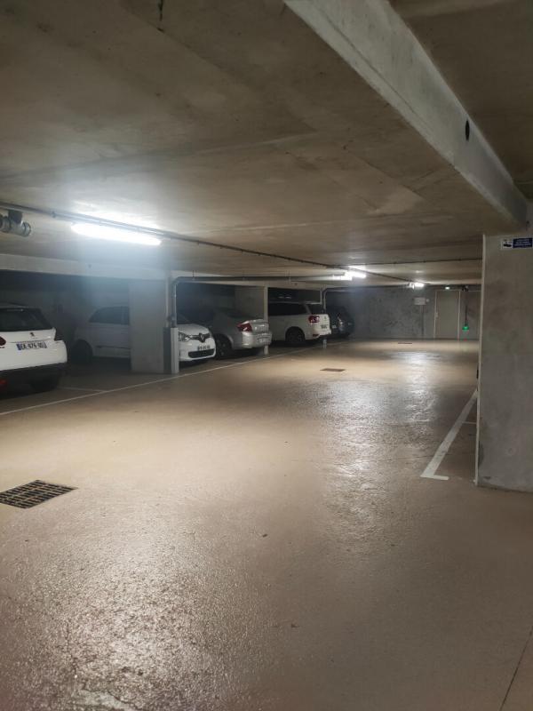PARIS-13E-ARRONDISSEMENT Parking / box Paris 11.50 m2 3