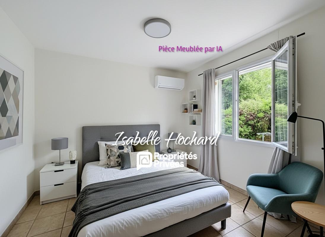 CUERS Maison familiale avec piscine, grands volumes et fort potentiel. Terrain 1 982 m² 10
