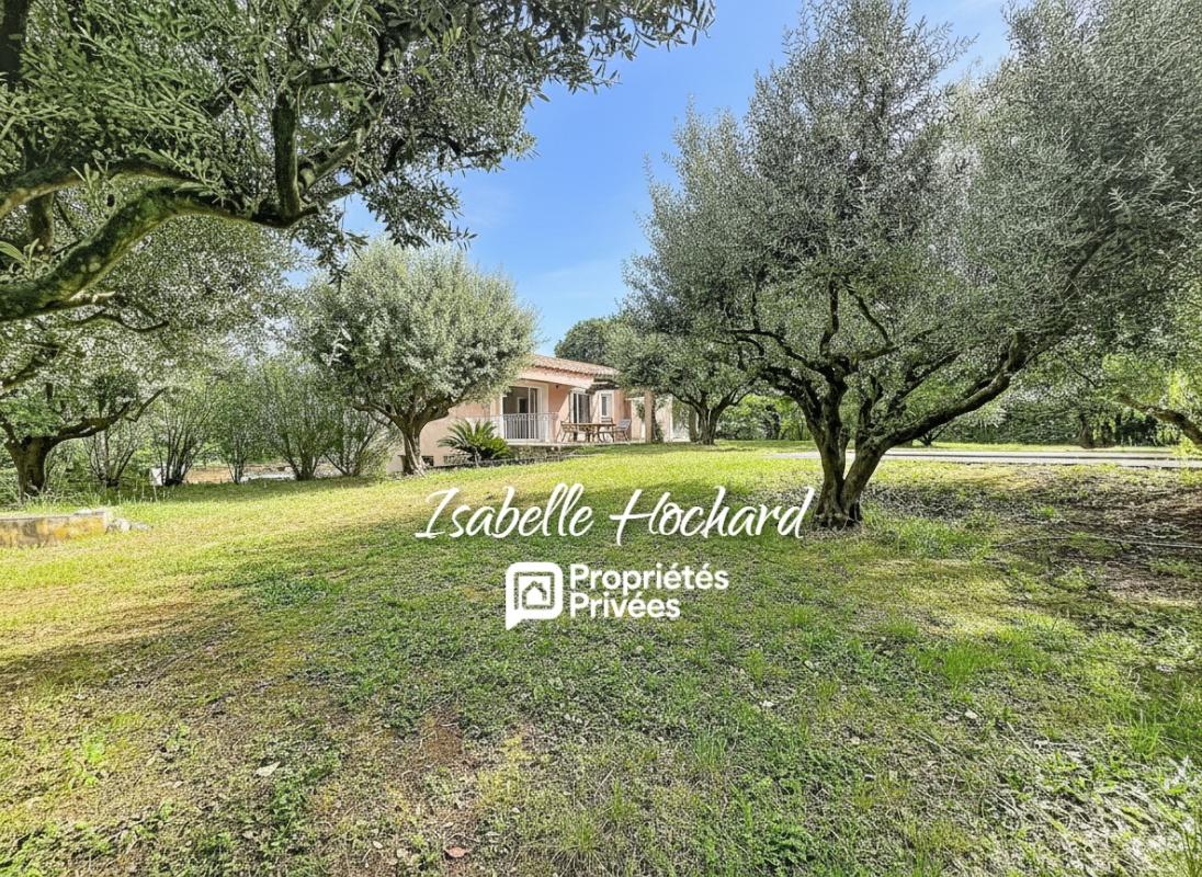 CUERS Maison familiale avec piscine, grands volumes et fort potentiel. Terrain 1 982 m² 17