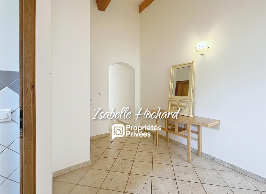CUERS Maison familiale avec piscine, grands volumes et fort potentiel. Terrain 1 982 m² 9