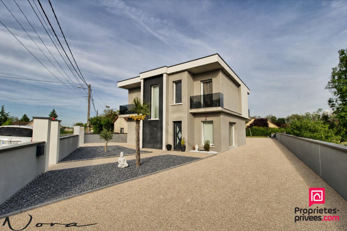 CHAUSSIN Maison Chaussin 6 pièce(s) 136 m2 1