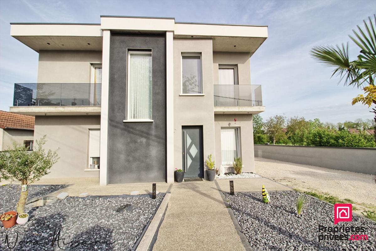 CHAUSSIN Maison Chaussin 6 pièce(s) 136 m2 2
