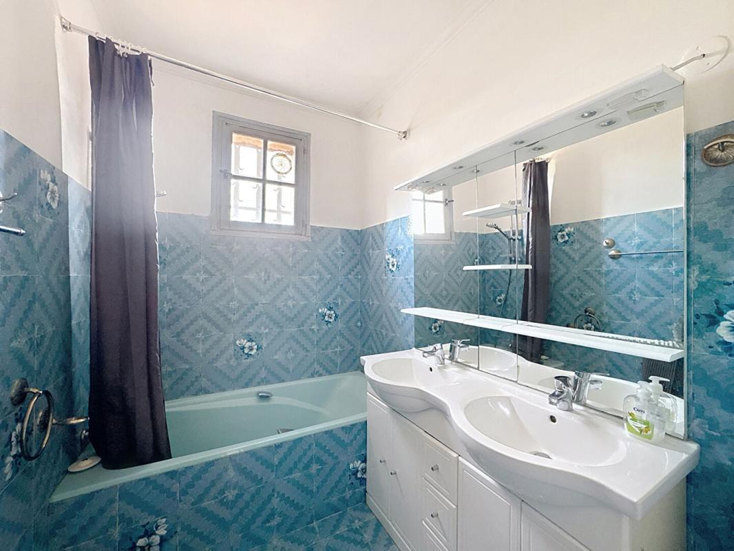 CARPENTRAS Maison Carpentras 6 pièce(s) 137 m2 sur un terrain de 770 m2 avec piscine 18