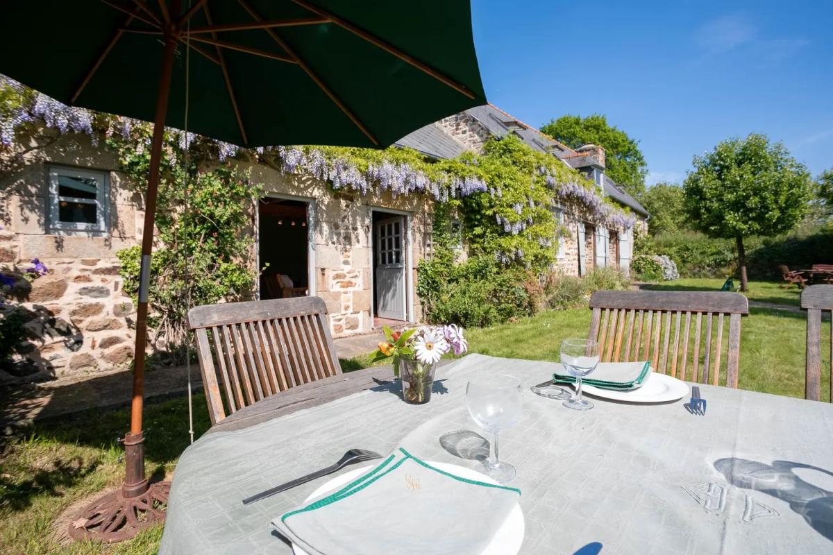 POMMERIT-LE-VICOMTE Longère proche Guinguamp 8 pièce(s) 230 m2 1