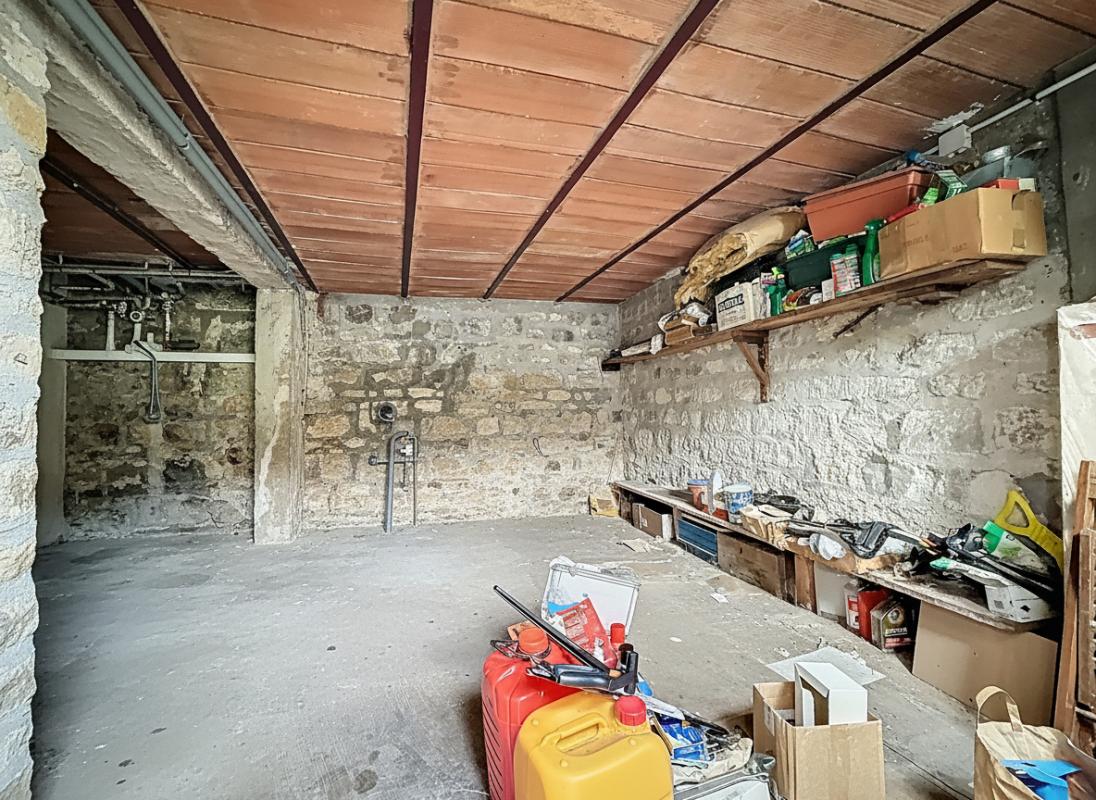 VILLEJUIF Maison  4 pièces de 126  m2  de surface.  85 m2  habitables 10