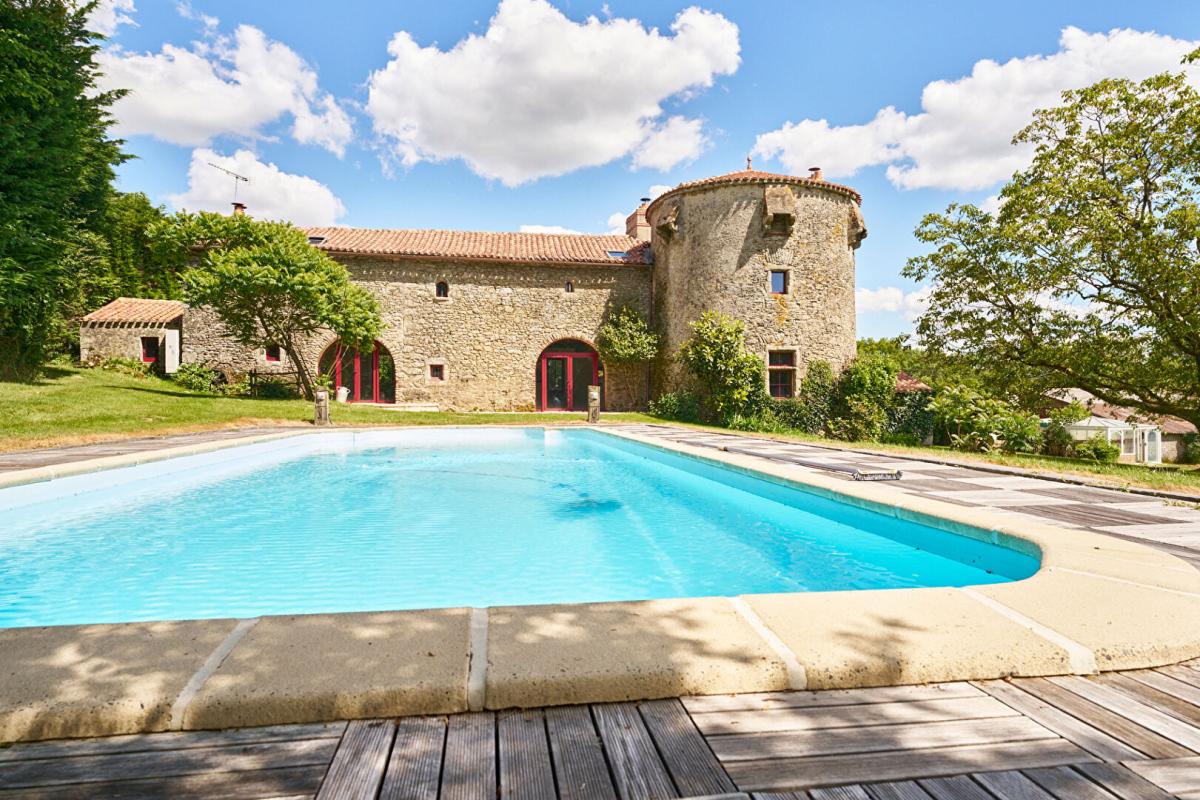 LA GAUBRETIERE Maison de maître La Gaubretiere 8 pièces 208 m2 4