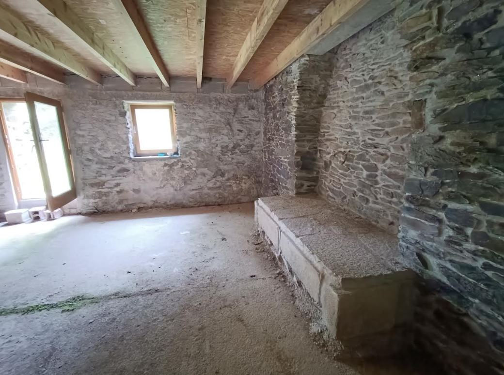 SPEZET 29540 Spézet maison en pierres à totalement aménager 4