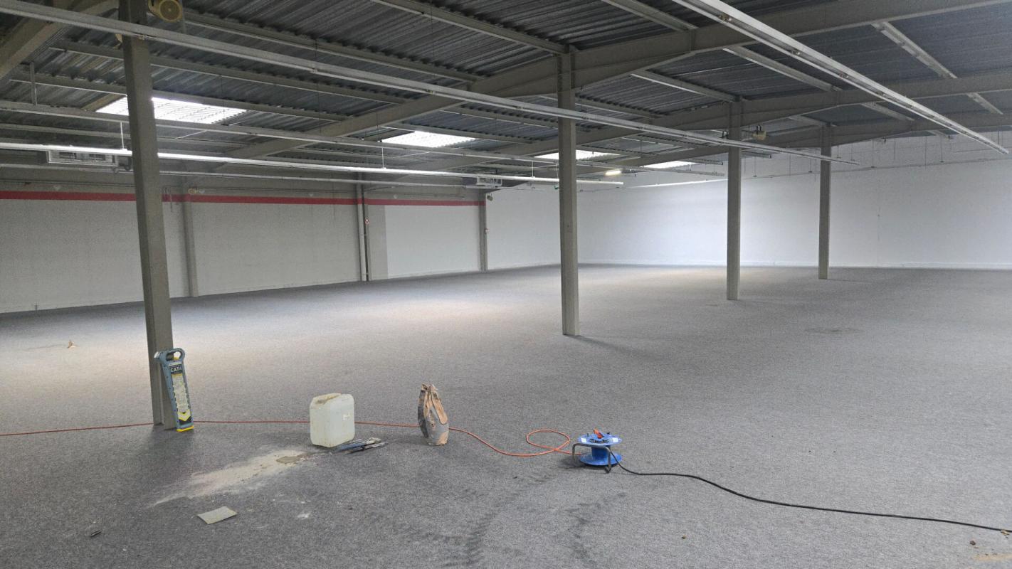 VERNOUILLET VERNOUILLET - Local commercial Zone commerciale SUD , 136 m2 5