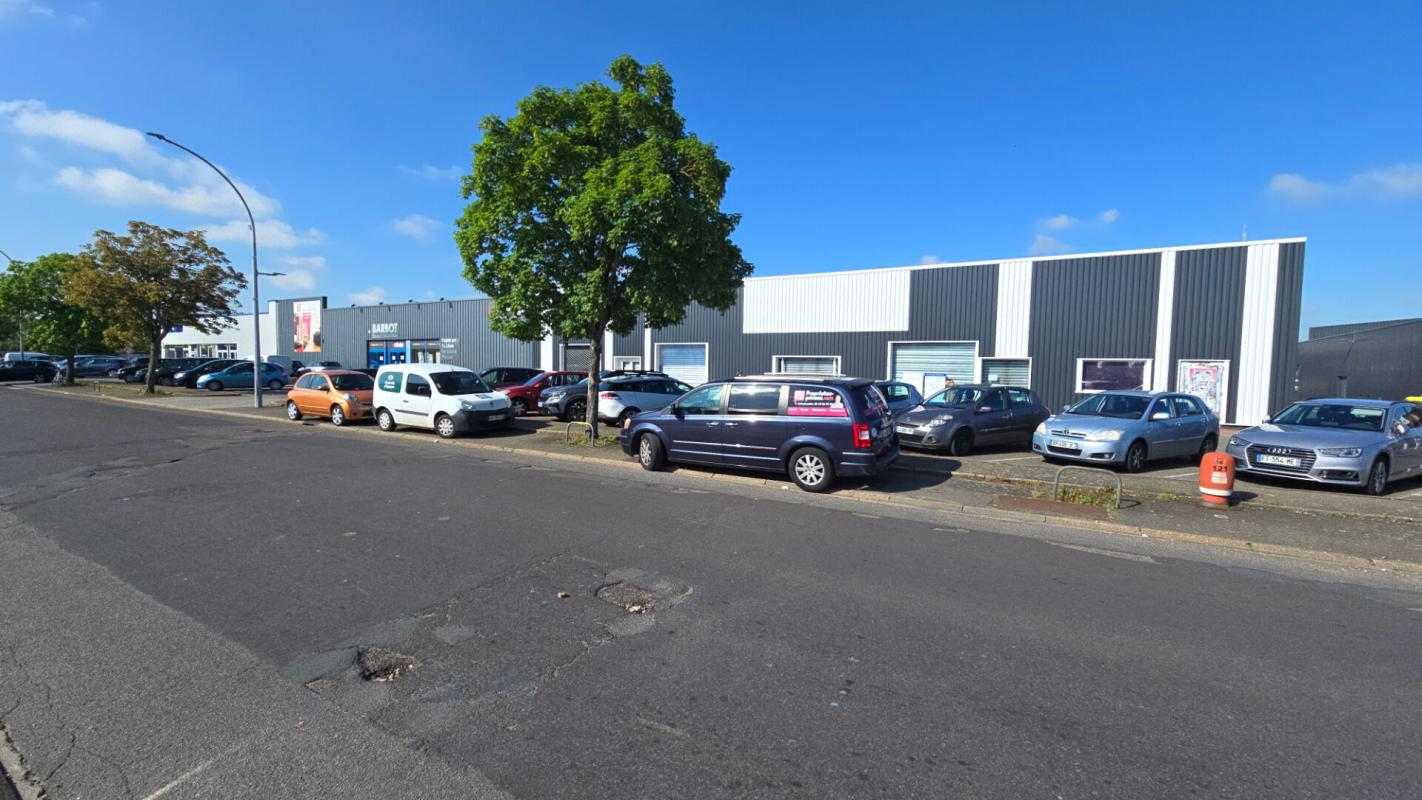 VERNOUILLET VERNOUILLET - Local commercial Zone commerciale SUD , 136 m2 8