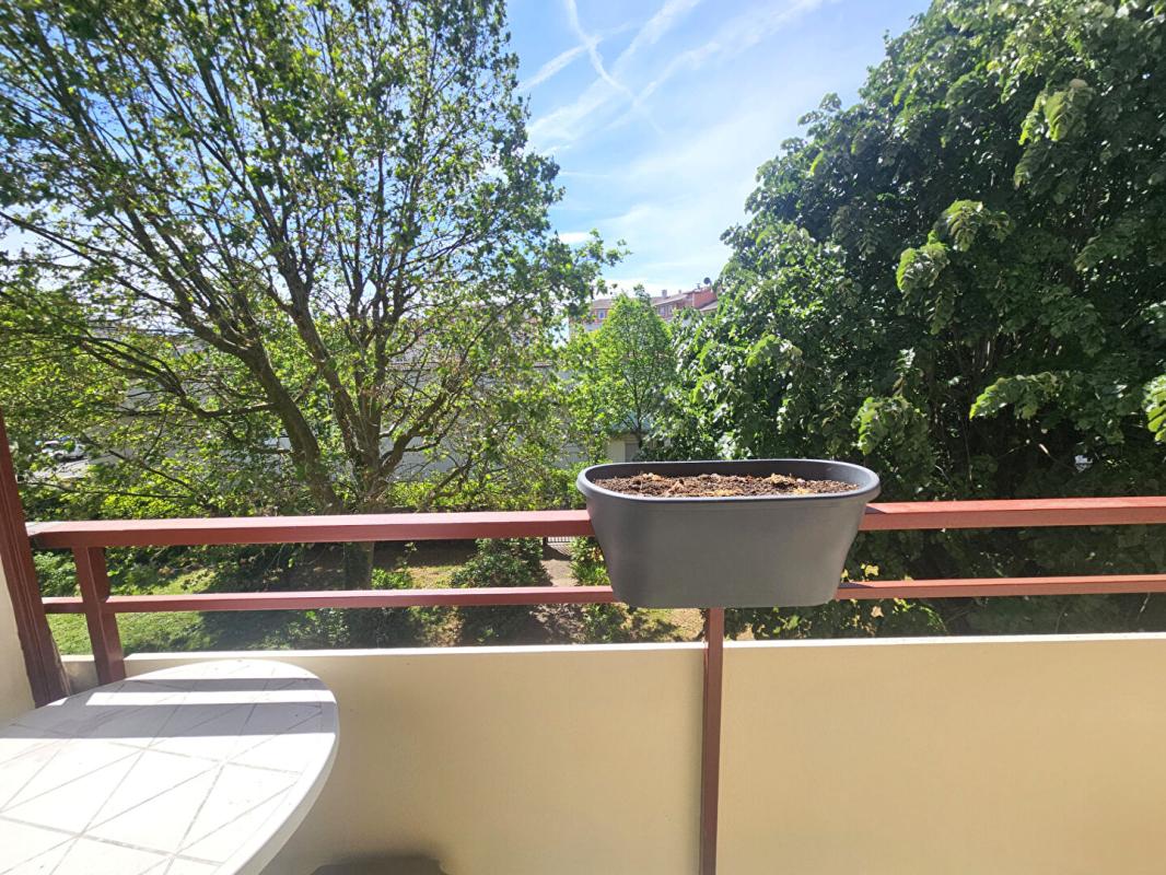 DECINES-CHARPIEU Appartement Decines Charpieu 3 pièce(s) 79.08 m2 10