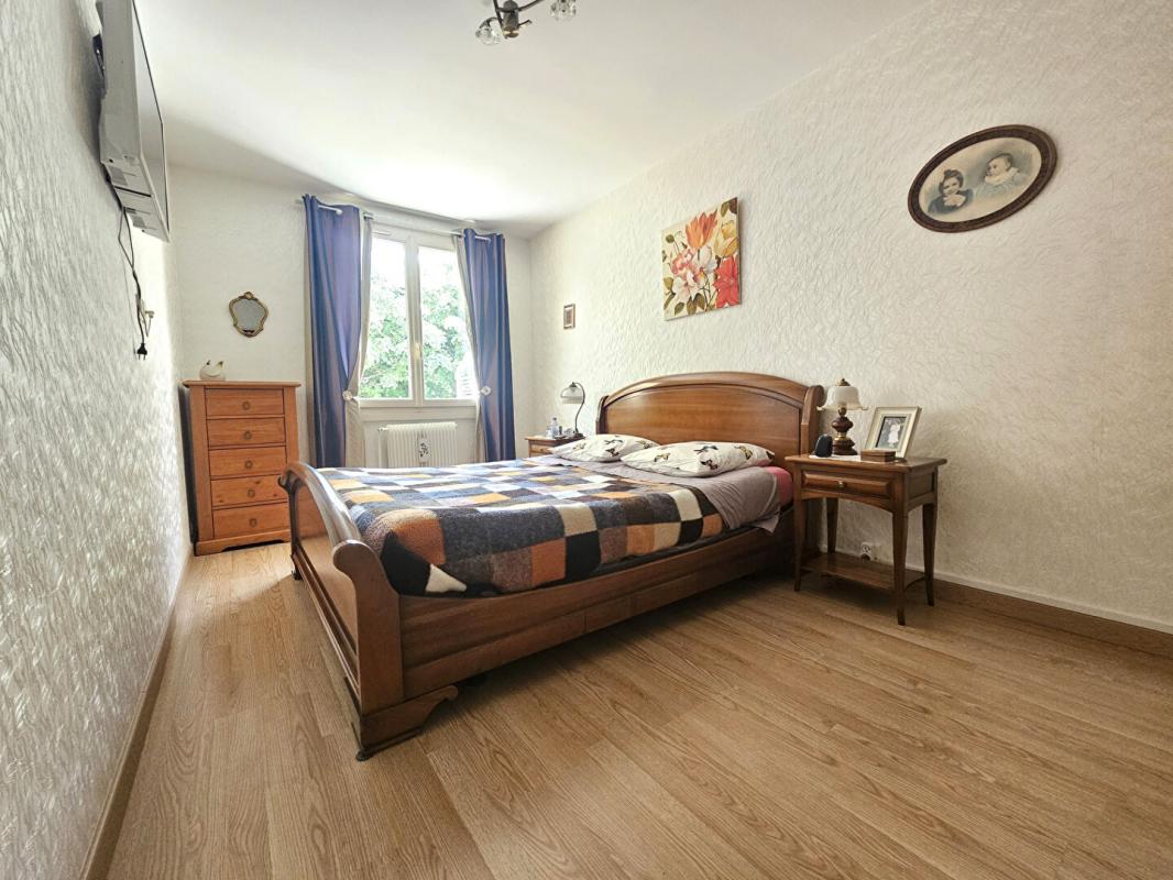 DECINES-CHARPIEU Appartement Decines Charpieu 3 pièce(s) 79.08 m2 8