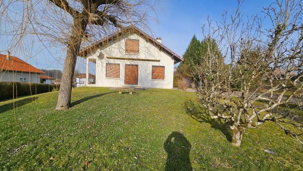 DARNEY Opportunité rare à Darney Maison 5 pièces, jardin & double garage 2