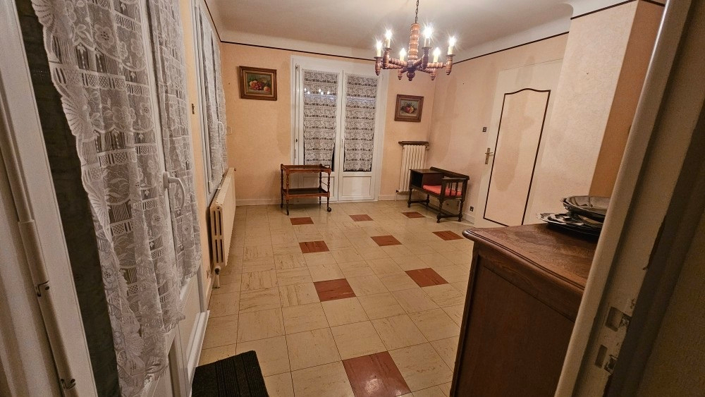 DARNEY Opportunité rare à Darney Maison 5 pièces, jardin & double garage 9