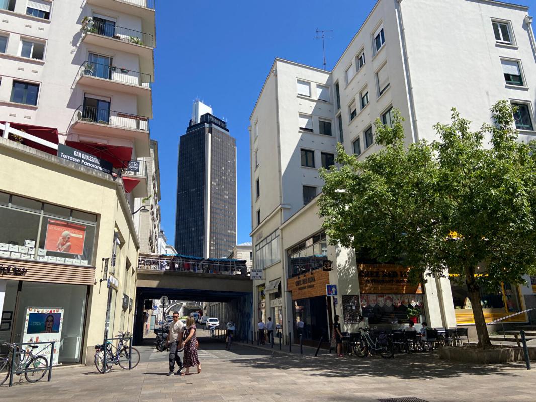 NANTES 44000 NANTES - LOCAL COMMERCIAL 59 m² A LOUER - PROCHE PLACE ROYALE 5
