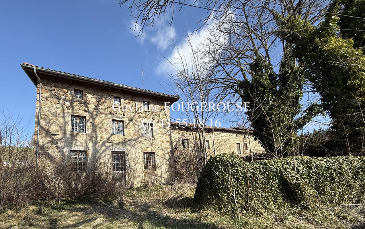 SAINT-ANTHEME Maison Saint Antheme 5 pièce(s) 150 m2 1