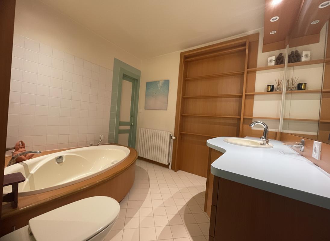 SALINS-LES-BAINS Salins-les-Bains - Superbe Appartement 235 m2- 5  pièce(s) - 3 chambres 15