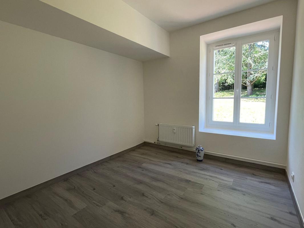 MONTBRISON Appartement Montbrison 4 pièce(s) 70 m2 5