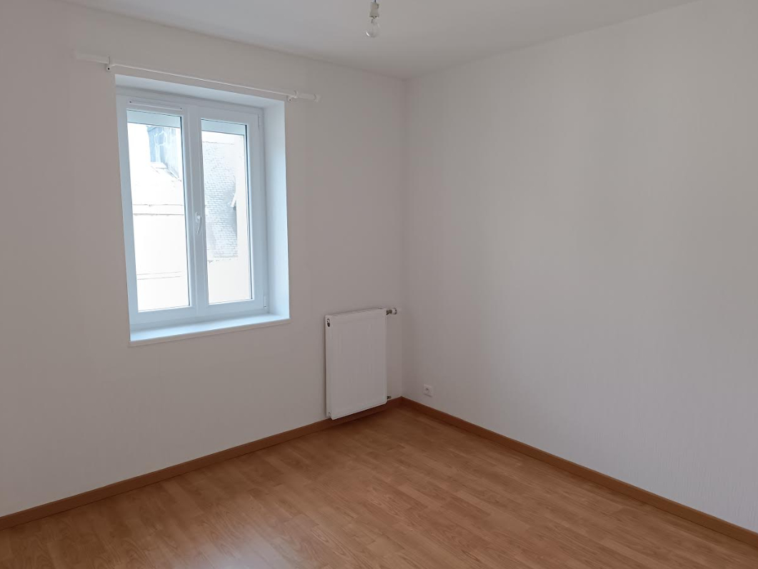 CARHAIX-PLOUGUER 29370 Carhaix Plouguer Appartement de standing centre ville 1 chambre parking privé 6