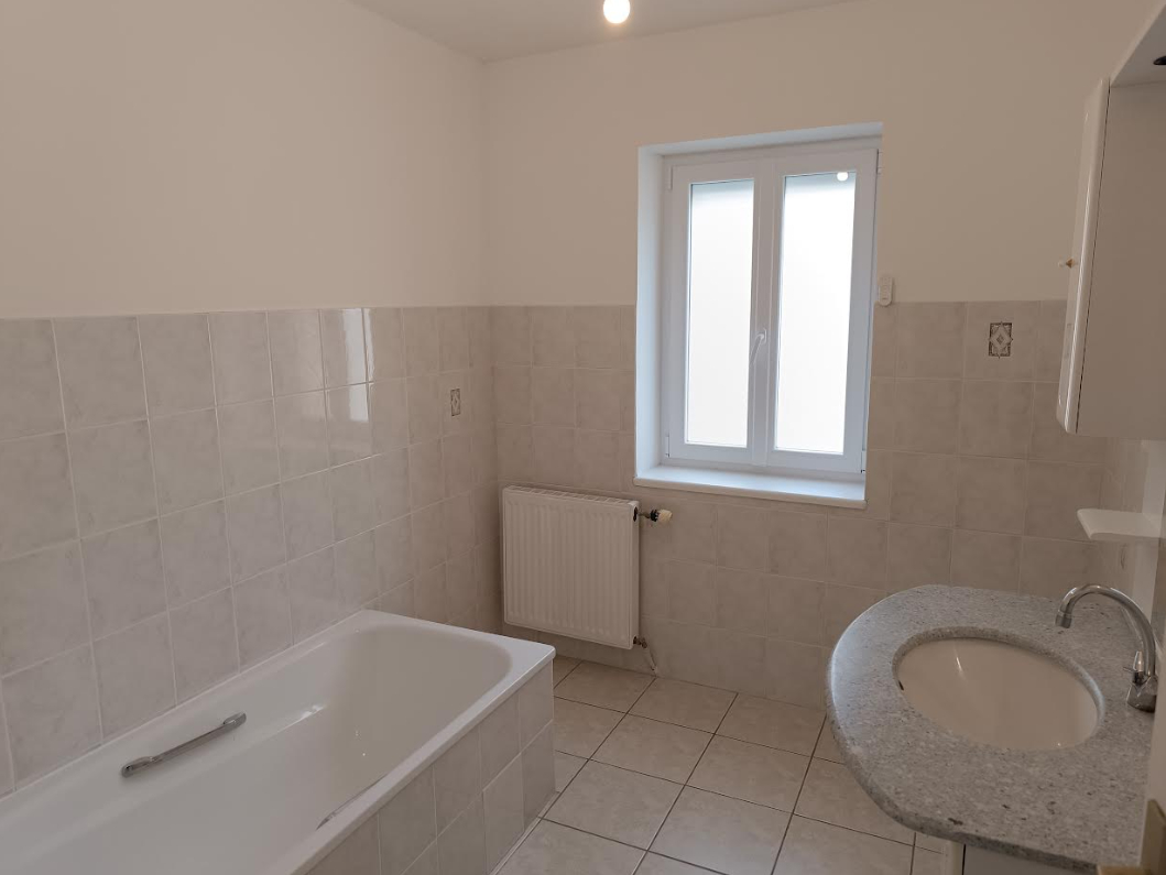 CARHAIX-PLOUGUER 29370 Carhaix Plouguer Appartement de standing centre ville 1 chambre parking privé 7
