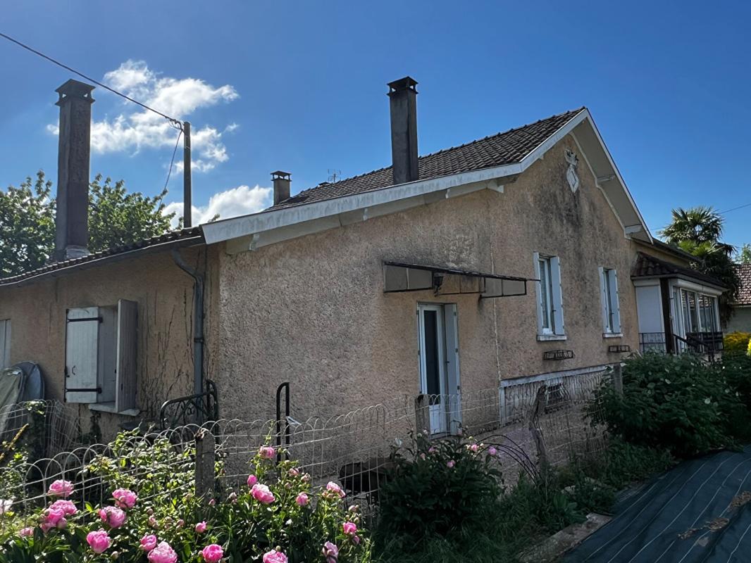 NOTRE-DAME-DE-SANILHAC Maison  T5/6 d'env. 200 m2 avec étang, verger et nombreuses annexes sur  SANILHAC (24660) 1