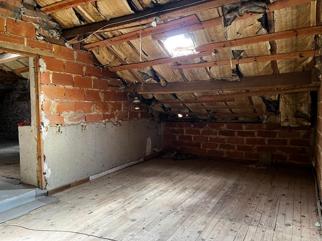 NOTRE-DAME-DE-SANILHAC Maison  T5/6 d'env. 200 m2 avec étang, verger et nombreuses annexes sur  SANILHAC (24660) 12