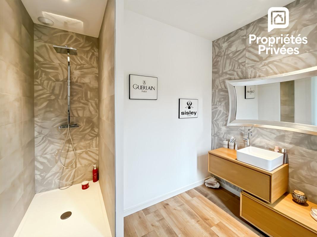 CAMBES Propriété de caractère en pierre  - 215 m² - Piscine - Grotte / carrière - Cambes - 20 min Bordeaux 12