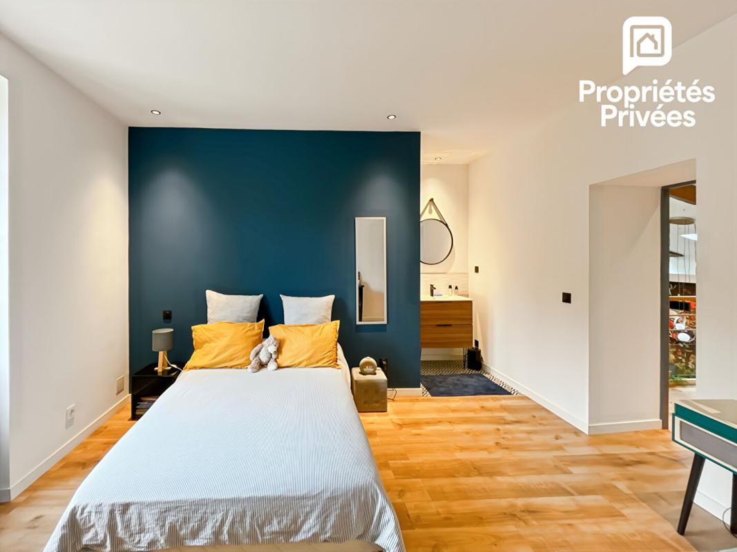 CAMBES Propriété de caractère en pierre  - 215 m² - Piscine - Grotte / carrière - Cambes - 20 min Bordeaux 13