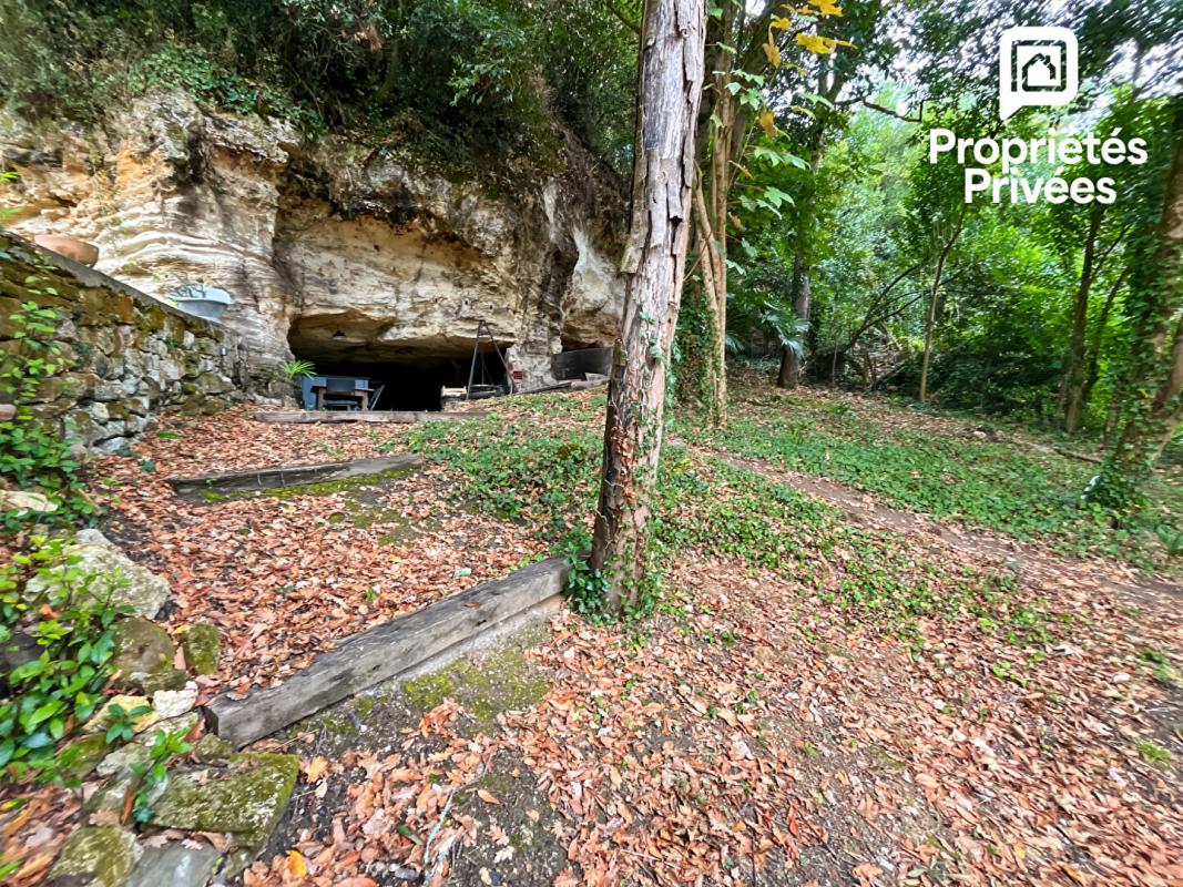CAMBES Propriété de caractère en pierre  - 215 m² - Piscine - Grotte / carrière - Cambes - 20 min Bordeaux 17