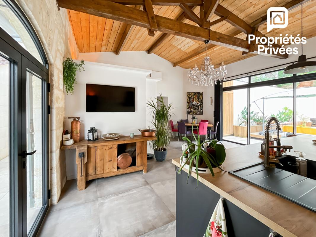 CAMBES Propriété de caractère en pierre  - 215 m² - Piscine - Grotte / carrière - Cambes - 20 min Bordeaux 3