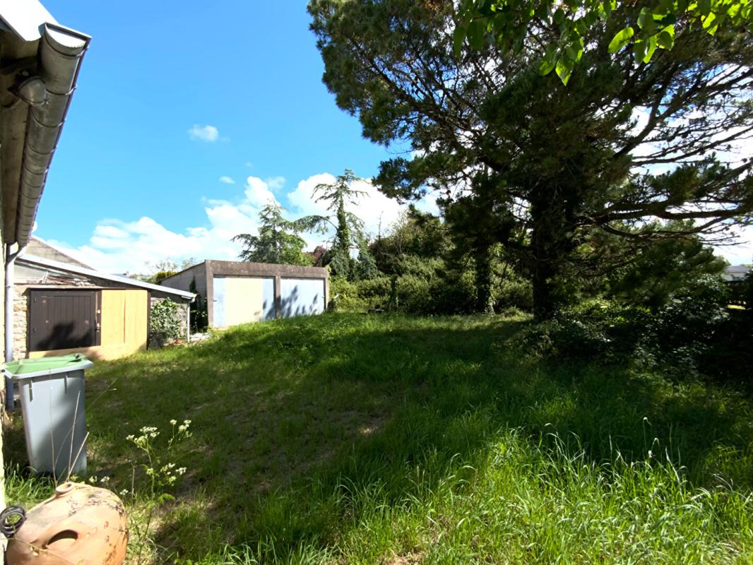 LINGREVILLE Maison en pierre à rénover 98m² + dépendance 2