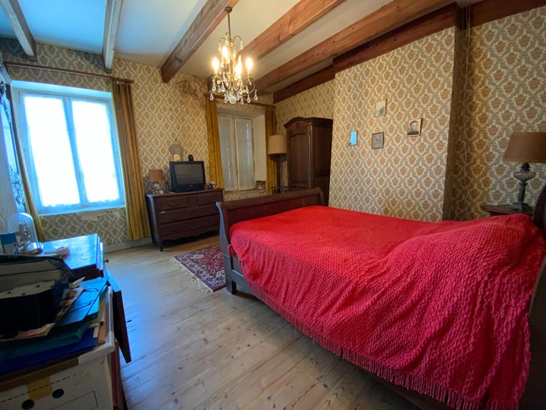 LINGREVILLE Maison en pierre à rénover 98m² + dépendance 7