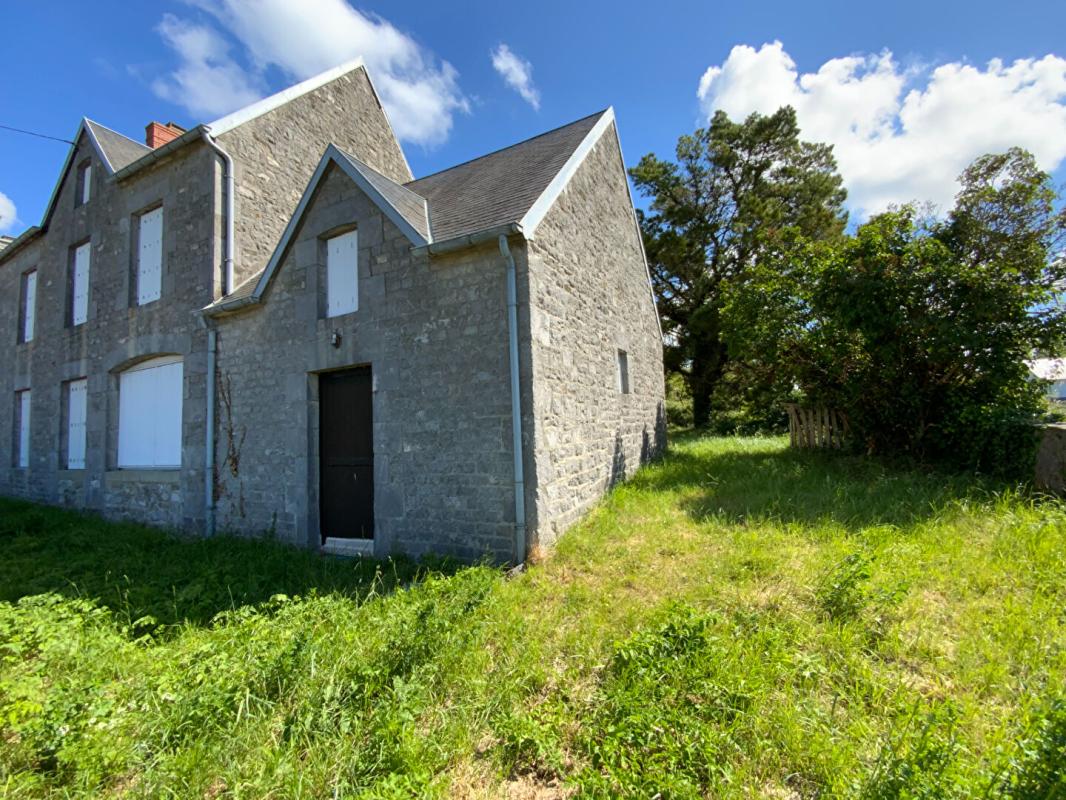 LINGREVILLE Maison en pierre à rénover 98m² + dépendance 8