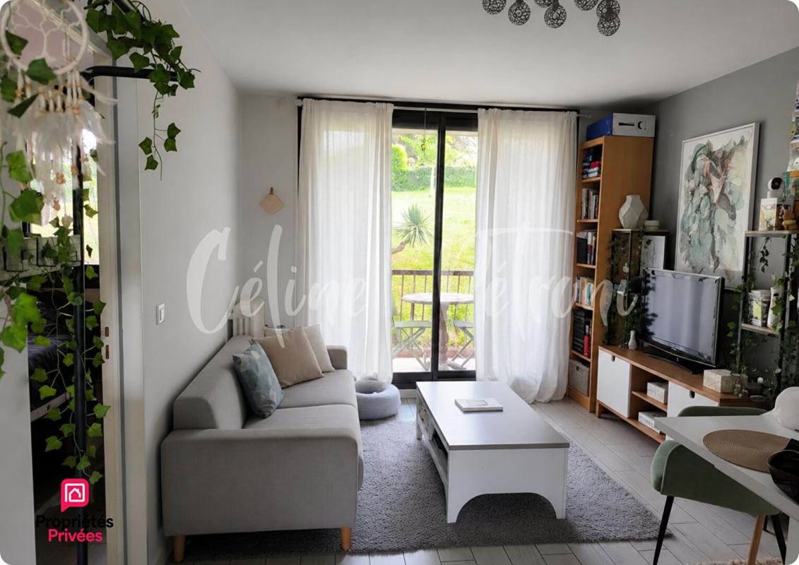 LE CANNET Bel appartement T2 de 37 m² situé au Cannet, dans le secteur recherché du Val des Fées. Prix : 150 000 1