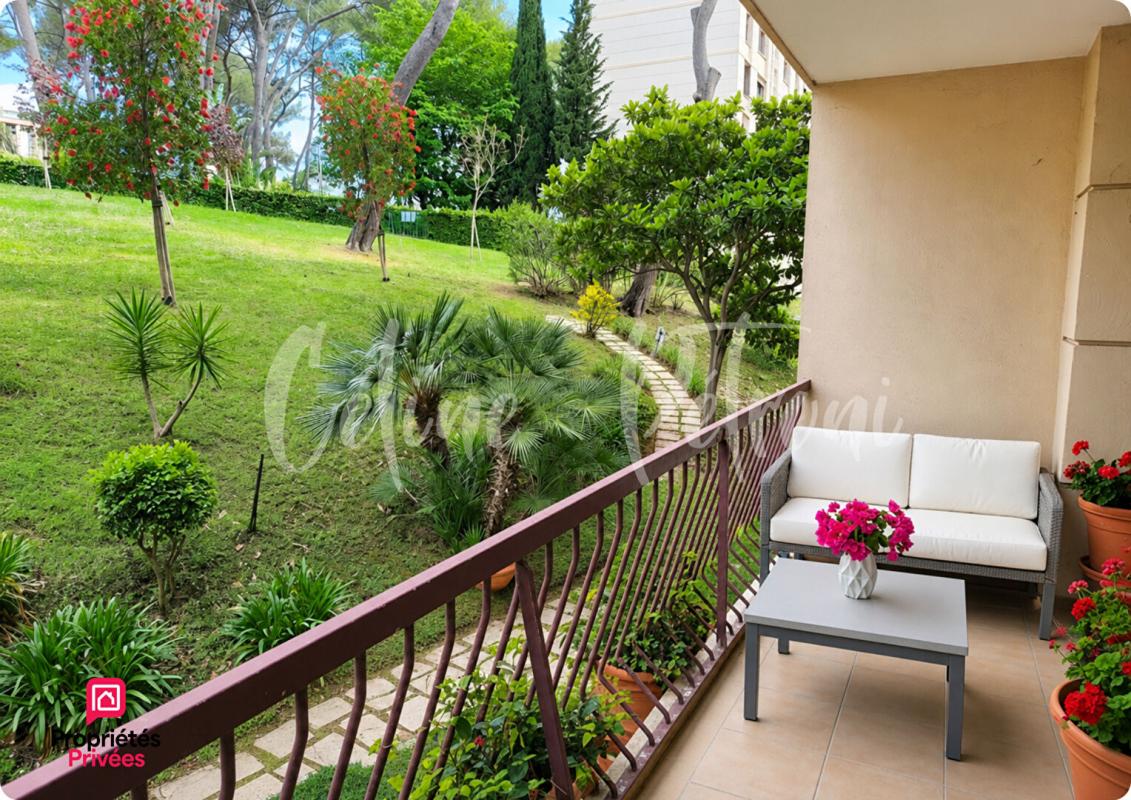 LE CANNET Bel appartement T2 de 37 m² situé au Cannet, dans le secteur recherché du Val des Fées. Prix : 150 000 8