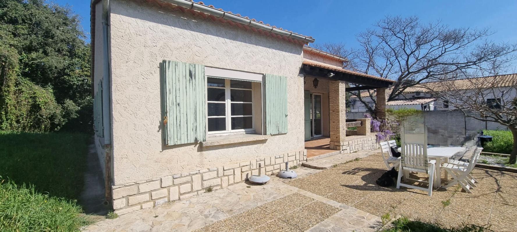 LA CIOTAT Maison à rénover 3 pièce(s) 70 m2 sur 300m² avec stationnements 1