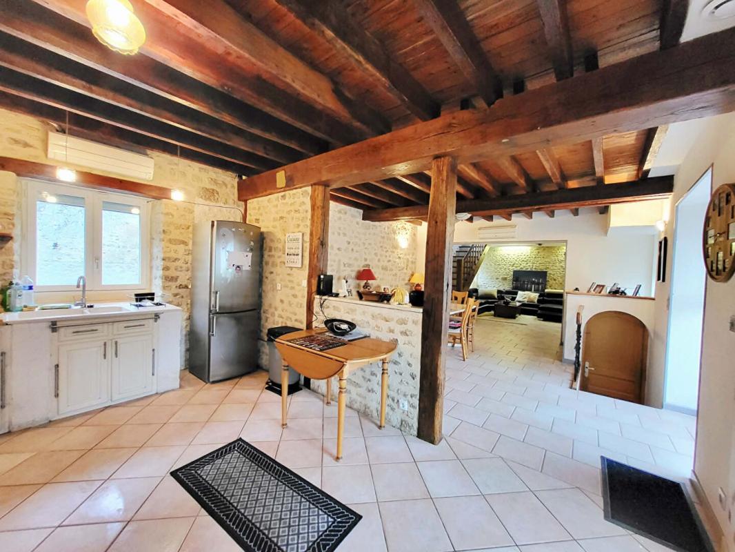 SERMAISES MAISON EN PIERRE  4 Chambres,  avec dépendances 1