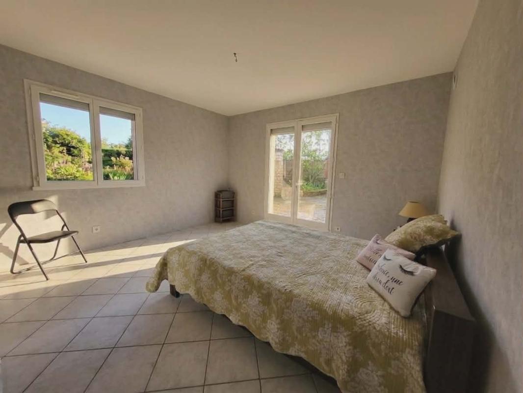 SERMAISES MAISON EN PIERRE  4 Chambres,  avec dépendances 10