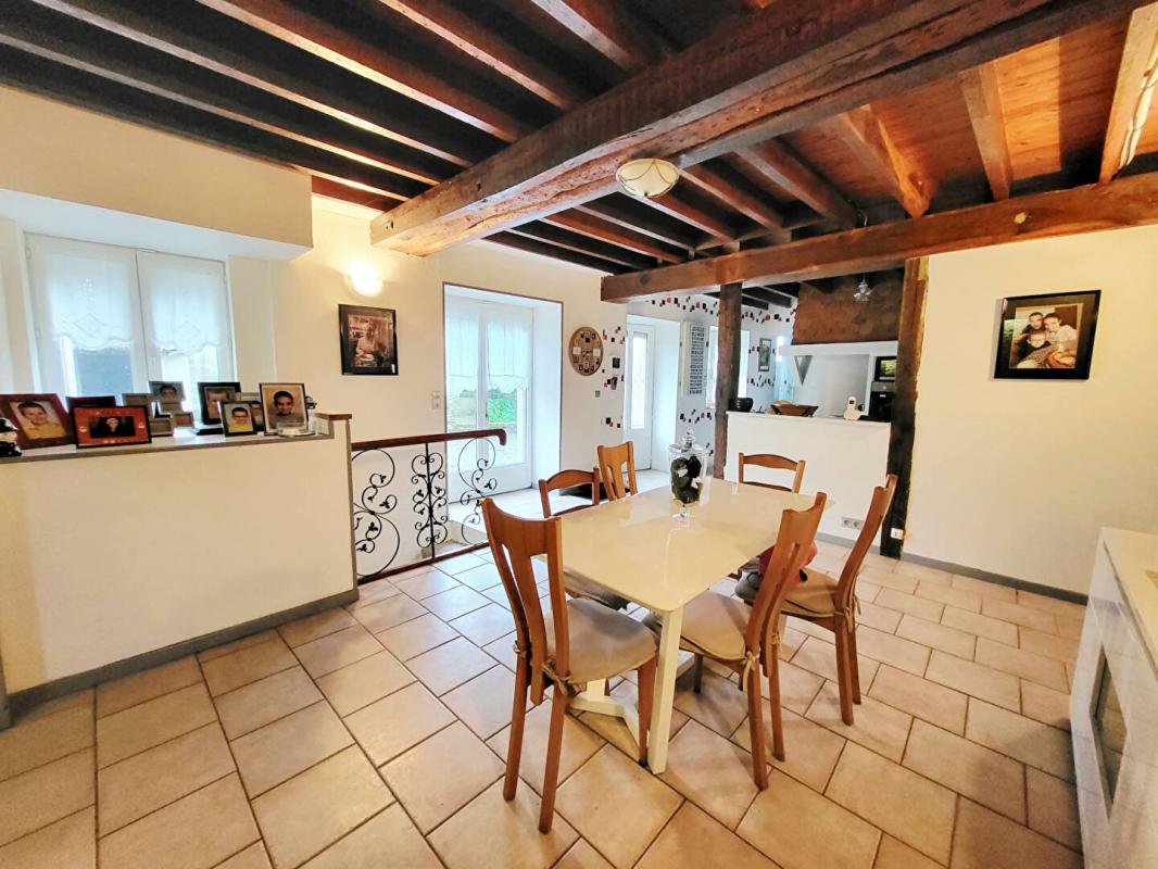 SERMAISES MAISON EN PIERRE  4 Chambres,  avec dépendances 5