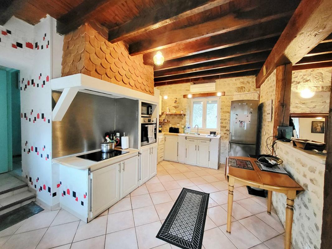 SERMAISES MAISON EN PIERRE  4 Chambres,  avec dépendances 7